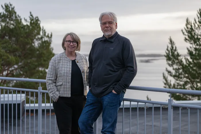 Rektor Elin Mordal og prorektor Svein Bråthen ved Høgskolen i Molde.