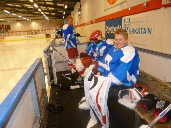 Företakshockey: Jeg deltok som keeper da TDC hadde leid Limhamn Ishall for å delta i foretakshockeyen en kveld. (Foto: Krisoffer Johansen 2015). 