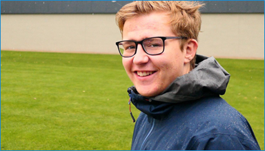 Bilde av meg i nærheten av sport campus. (Foto: Benjamin Bækkelund Hope 2023).